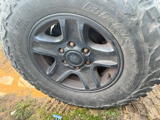 5 Llantas Toyota Land Cruiser VX