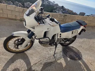 Honda Africa Twin 750 RD04