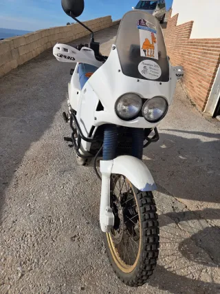 Honda Africa Twin 750 RD04