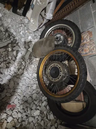 Honda Africa Twin 750 RD04