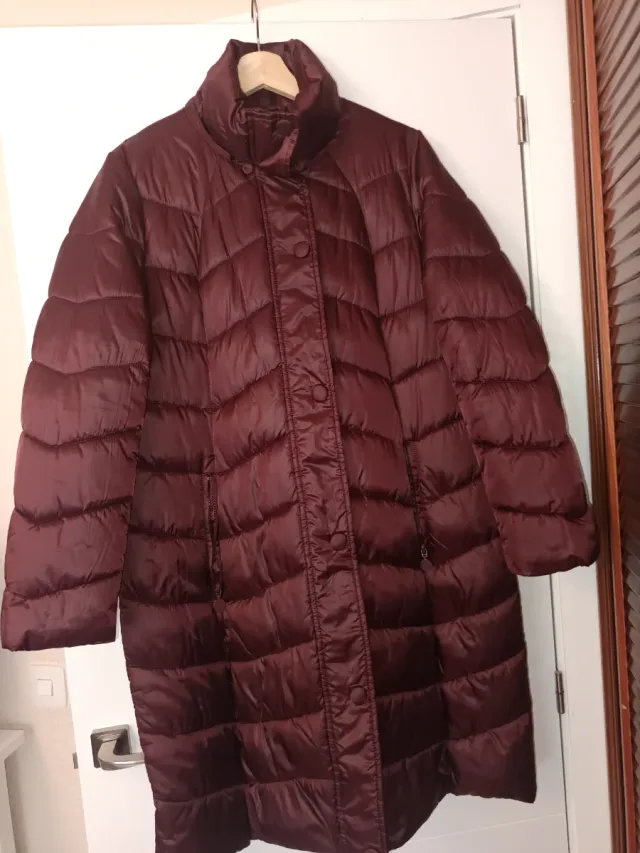 Plumas entallado Punto Roma rojo