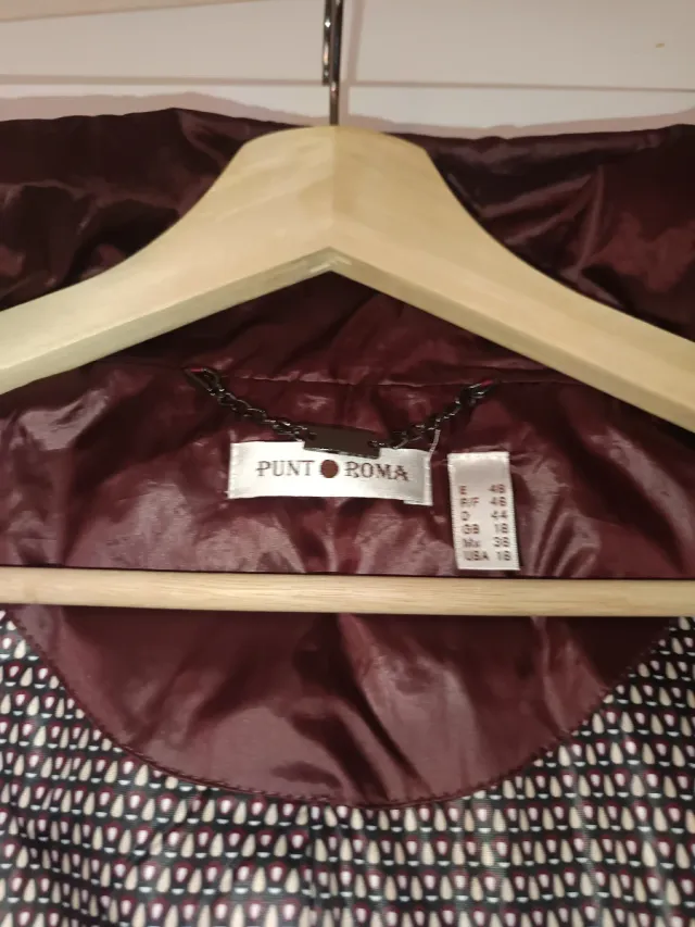 Plumas entallado Punto Roma rojo