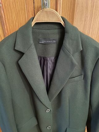 Abrigo Zara verde oscuro