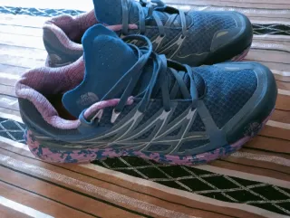 THE NORT FACE+NIKE TALLA 40