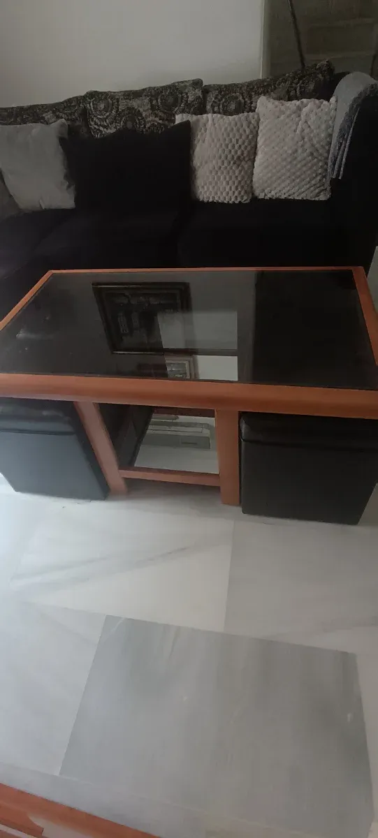 Mesa centro de sala com banquetas