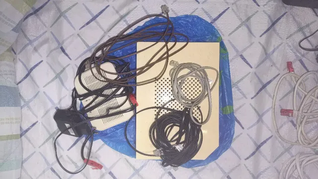 Router ADSL con cables