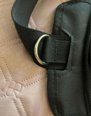 Marsupio nero con cinturino regolabile