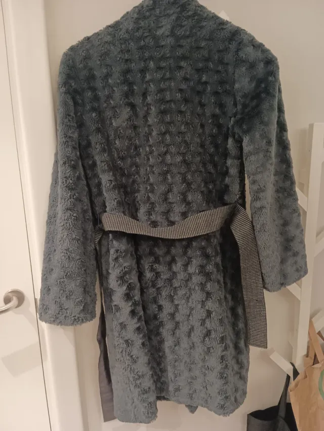 Abrigo pelo sintético gris marengo