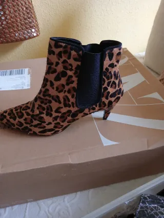 Botines de piel estampado leopardo