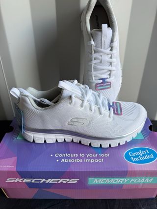 Zapatillas Skechers Mujer Blancas y Plateadas