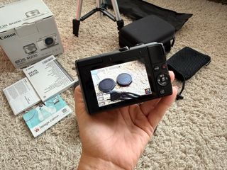 Cámara Canon EOS M200 + Accesorios