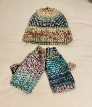 Conjunto Gorro y Mitones Tejidos