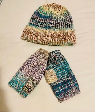 Conjunto Gorro y Mitones Tejidos