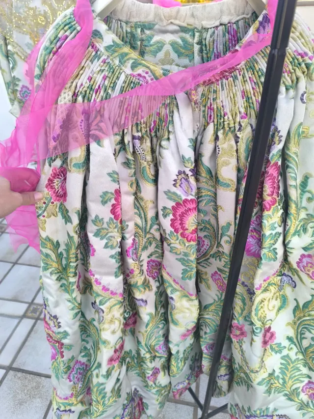 Traje de Fallera bordado