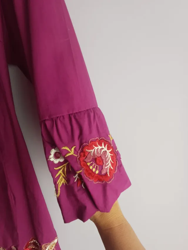 Vestido mujer sin estrenar bordado