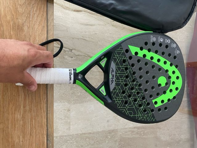 Pala de pádel Head con funda