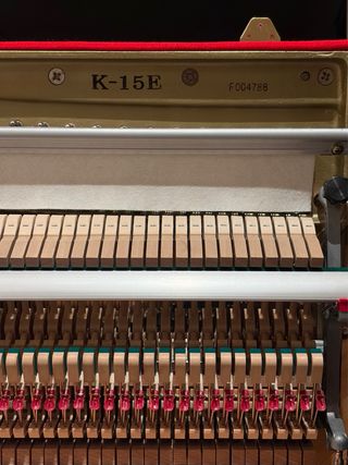 Piano Kawai K-15E del año 2006