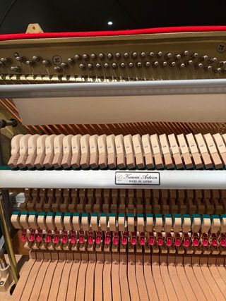 Piano Kawai K-15E del año 2006