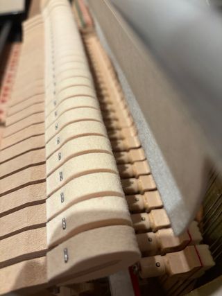 Piano Kawai K-15E del año 2006