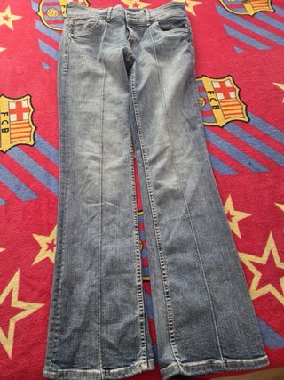 Pantalón vaquero tiro bajo Bershka