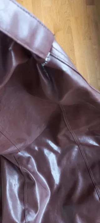 Puf pera.  Marca Mi puf de polipiel marrón URGE