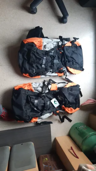 Mochila Montblanc 65L Naranja y Gris