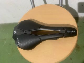 Sillín Prologo SCRATCH M5 carbono