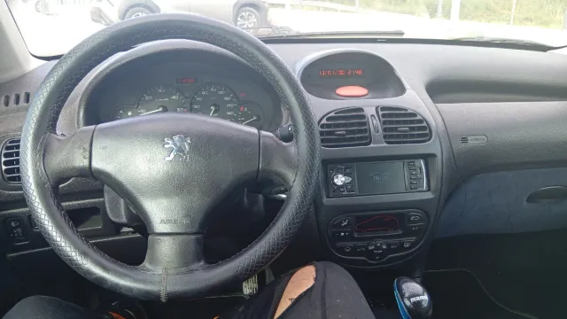 Peugeot 206 2004