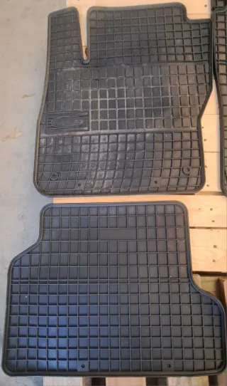 Alfombrillas de goma para Ford Focus Mk2 06/07