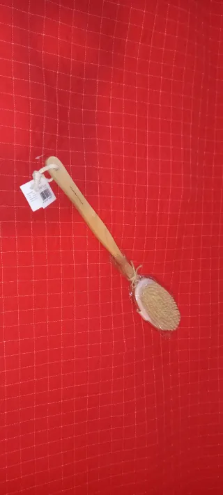 Spazzola corpo setole naturali manico lungo