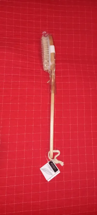 Spazzola corpo setole naturali manico lungo