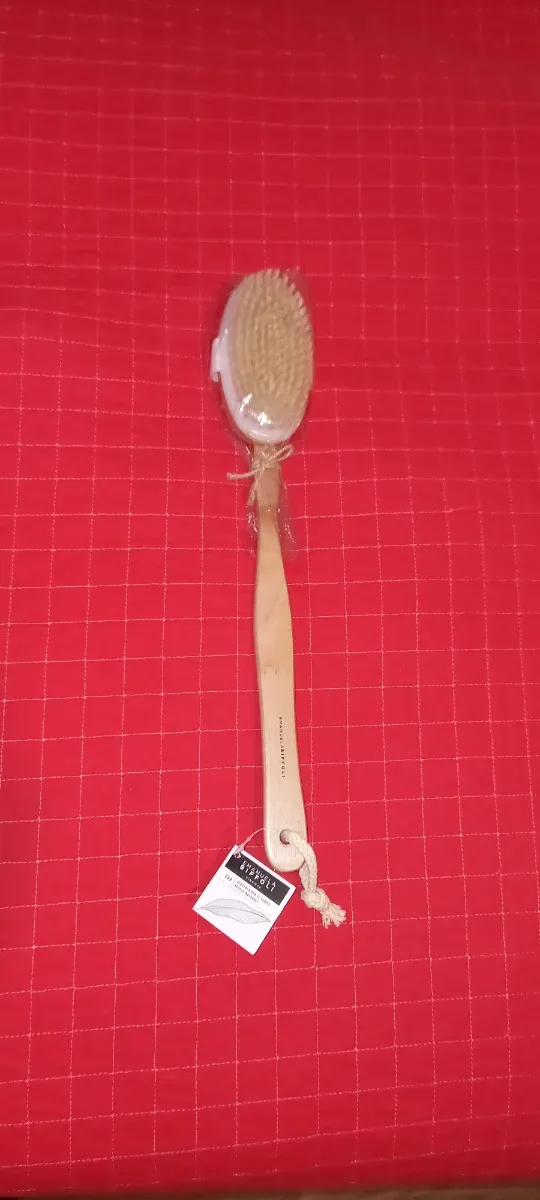 Spazzola corpo setole naturali manico lungo