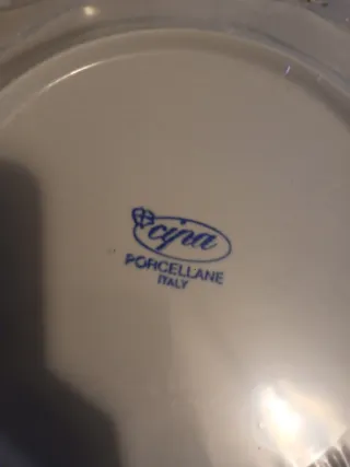 Set piatti decorati gialli e verdi