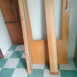 Puerta corredera madera maciza con cristal