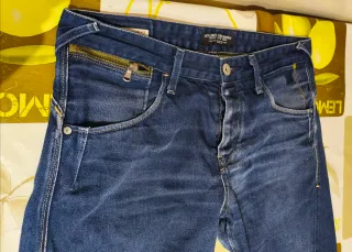Pantalón vaquero hombre, talla W34/L34.