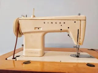 Macchina da cucire Singer 237 Fashion Made