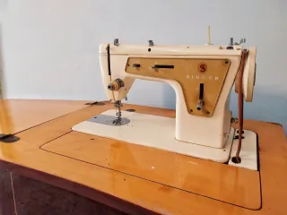 Macchina da cucire Singer 237 Fashion Made
