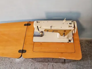 Macchina da cucire Singer 237 Fashion Made