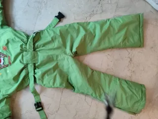 Mono de nieve verde Talla 4 años