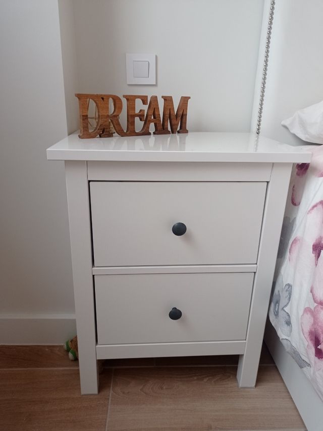 2 Mesillas de noche HEMNES Ikea