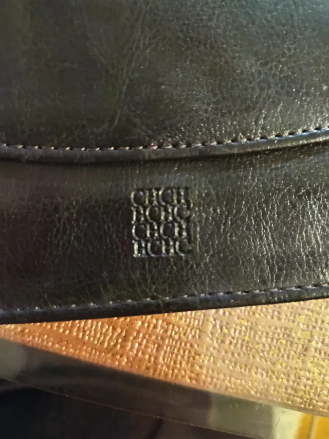 Cartera Carolina Herrera CH monograma