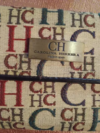 Cartera Carolina Herrera CH monograma