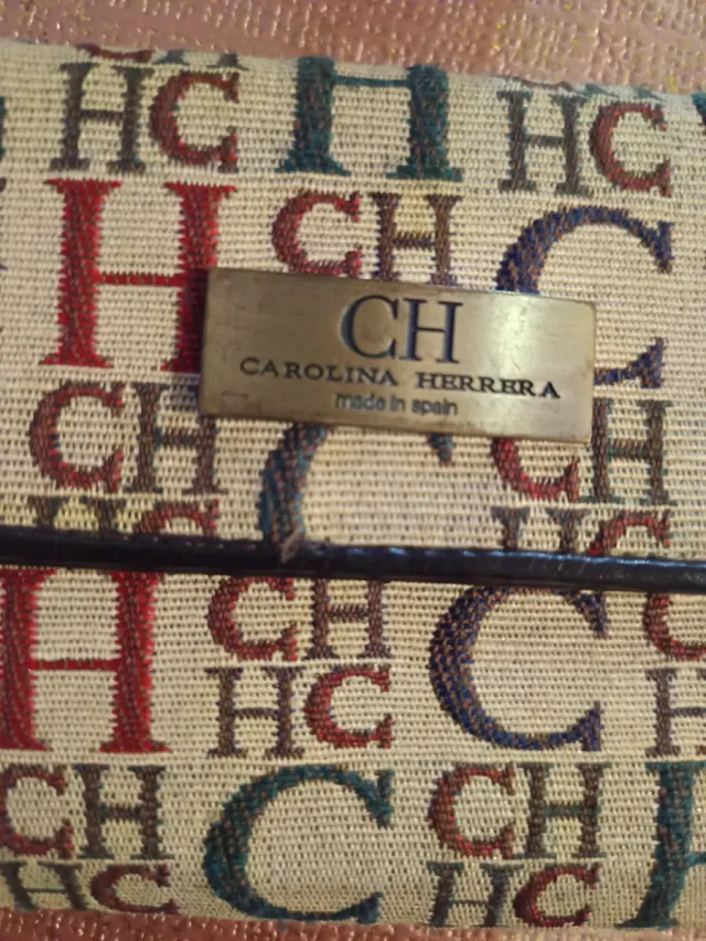 Cartera Carolina Herrera CH monograma