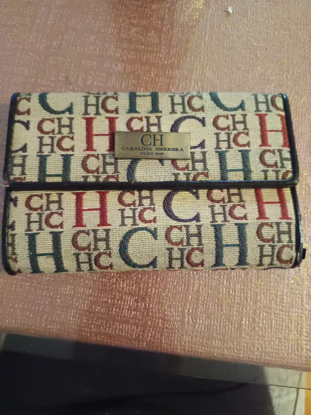Cartera Carolina Herrera CH monograma