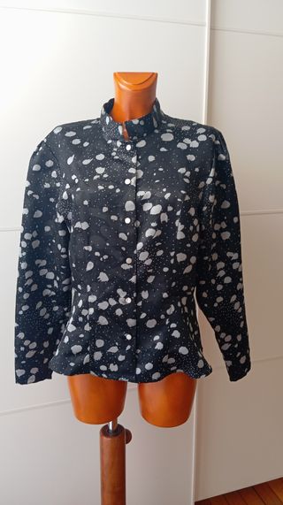 Chaqueta vintage estampada con péplum. Nueva.