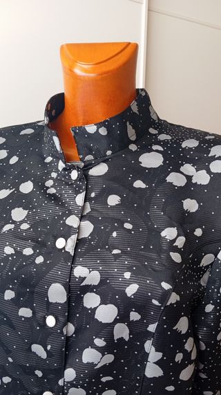 Chaqueta vintage estampada con péplum. Nueva.