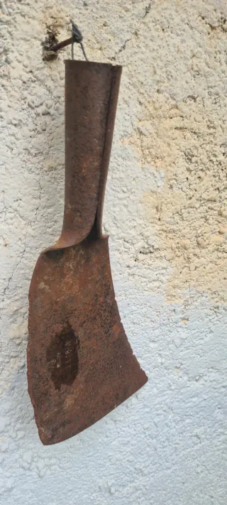 Hocino antiguo de hierro