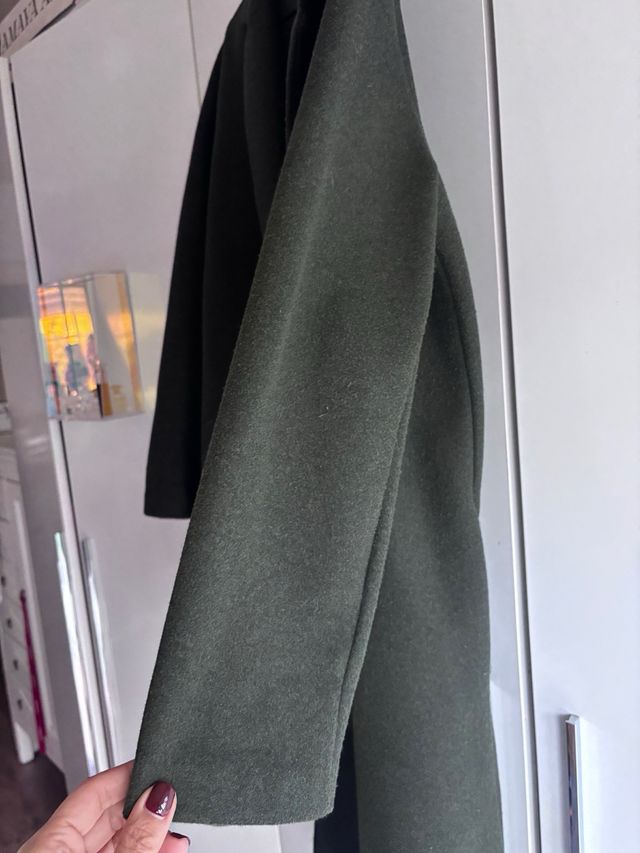 Abrigo ZARA verde oliva