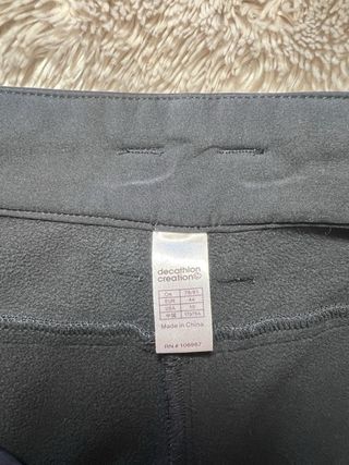 Pantalón montaña Quechua negro mujer. Talla 44