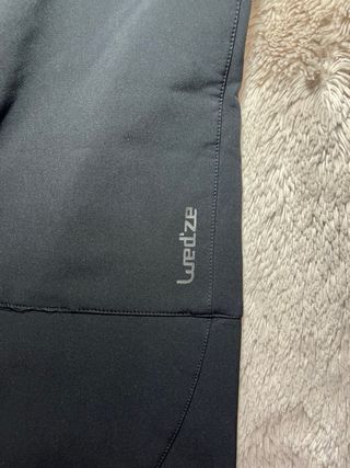 Pantalón montaña Quechua negro mujer. Talla 44